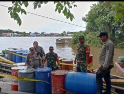 Kabupaten Kapuas hulu Di Temukan  48 Drum BBM jenis SOLAR  illegal  Di sungai Suhaid