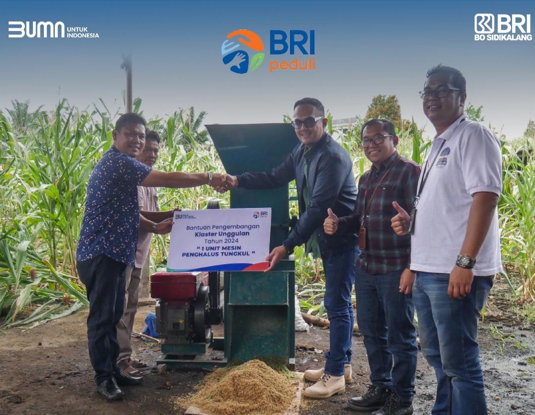 Dukung Ketahanan Pangan, BRI Sidikalang Berikan Bantuan Alat Penggiling Jagung untuk Kelompok Tani