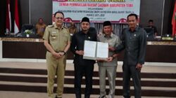 Pj. Bupati Tebo Dr. H. varial Adhi Putra. ST. MM  Menghadiri Rapat Paripurna DPRD Penetapan Pasangan Bupati Dan Wakil Bupati Tebo Terpilih  Tahun 2025 – 2030