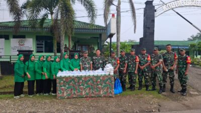 Sambut Jumat dengan Kebersamaan Pembagian Sarapan oleh Danramil 420-06/Muara Siau