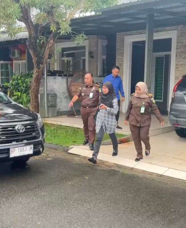 Tim Tabur Bidang Intelijen Kejaksaan Negeri Batam Berhasil Menangkap Terpidana DPO Asal Kejaksaan Negeri Batam