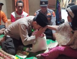 Dengan Menggandeng Tokoh Masyarakat, Polsek Tabir Selatan Memberikan Bantuan Kepada Masyarakat Kurang Mampu