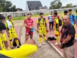 Pj Bupati Beri Motivasi Pada Pemain Merangin FC