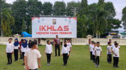 Berikan Edukasi Sejak Dini, Satlantas Polres Merangin Berikan Pelatihan Baris Berbaris Terhadap Pelajar