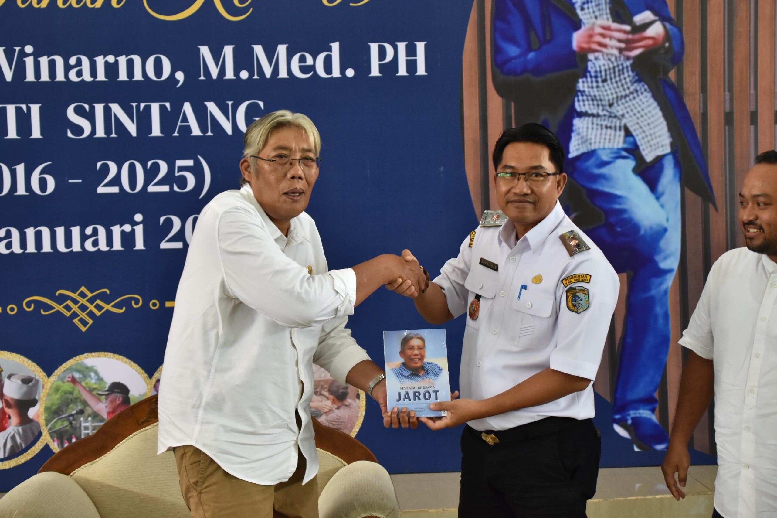 Launching Buku dan Syukuran Ulang Tahun Yang Ke 65, Ini Kata Bupati Sintang Jarot Winarno