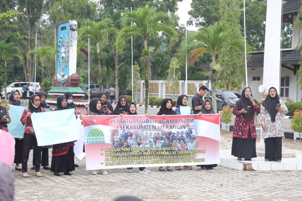 Polres Merangin Kawal Aksi Damai Persatuan Guru Honorer Agama Islam Sekabupaten Merangin