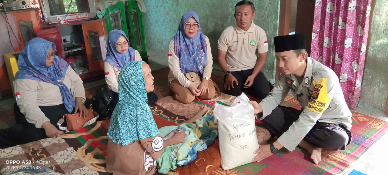 Kapolsek Beserta Yayasan Pundi Amal Juma’at Berkah Tabir Selatan Laksanakan COOLING SYSTEM dan Bantu Warga Tak Mampu.