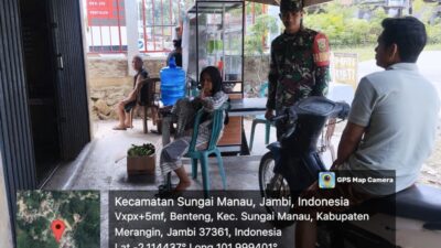 Pembinaan Teritorial di Desa Benteng, Serda M. Ikhsan Bangun Komunikasi Sosial dengan Warga*