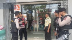 Polres Sarolangun Laksanakan Patroli Sambang di Objek Vital, Berikan Pesan Kamtibmas kepada Petugas Keamanan Bank**