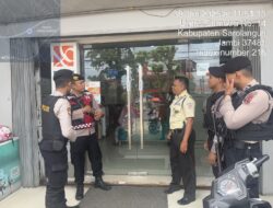 Pembinaan Teritorial di Desa Benteng, Serda M. Ikhsan Bangun Komunikasi Sosial dengan Warga*