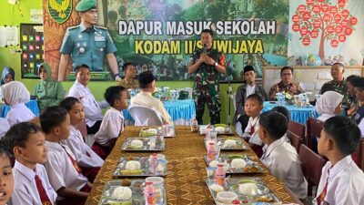 Danramil 08/Tabir Ajak Siswa SD Negeri No 123 Menjadi Generasi Tangguh Lewat Dapur Masuk Sekolah”