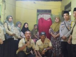 Polsek Tabir Selatan bersama Bersama Yayasan Pundi Amal Jum’at Berkah Sambangi Pria Tua Delapan Tahun Sakit di Urus Keponakan