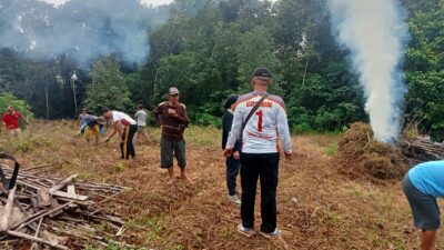 Pembersihan Lahan Tanam, Polres Sintang Pastikan Kesiapan Jelang Program Tanam Jagung Sejuta Hektar