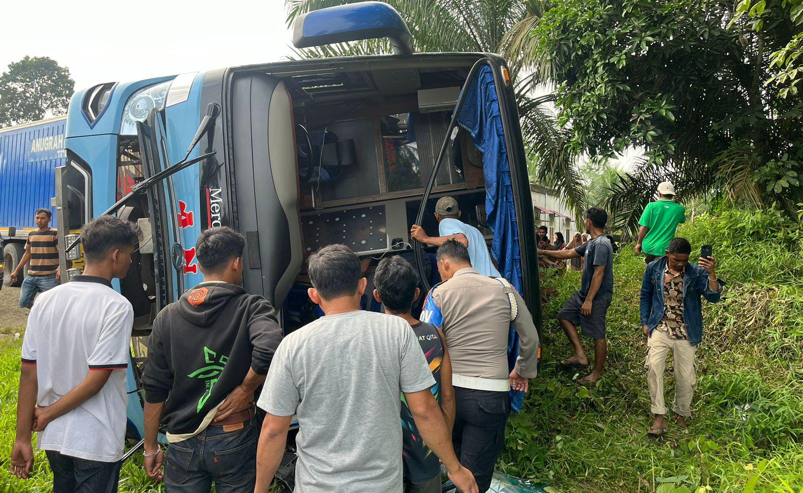 Terjadi Kecelakaan Tunggal Di Kecamatan Tengah Ilir Kab. Tebo