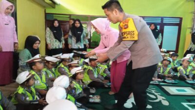 Kapolres Merangin Lounching Penyerahan Makanan Tambahan Bergizi pada murid TK Bhayangkari