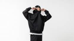 Trendy dan Nyaman: Paduan Hoodie Bodypack untuk Gaya Streetwear yang Memikat