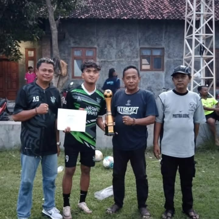 BRAWIJAYA CIREBON FC Keluar Sebagai Juara di Sixfeo Anniversary Putra Ajeng 2025