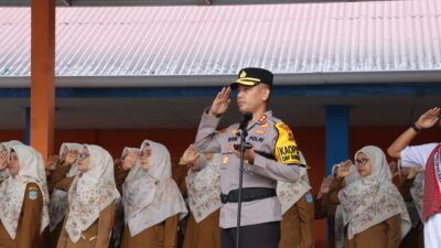 Jadi Pembina Upacara Disekolah SMPN 1 Merangin, Ini Pesan Kapolres Merangin