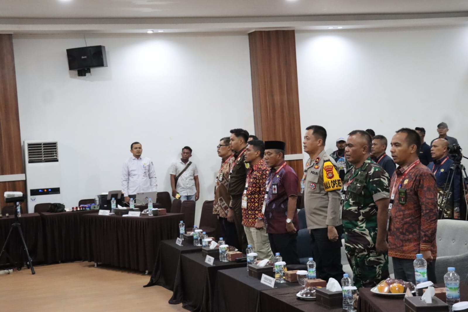 Polres Merangin Amankan Sidang Pleno Penetapan Pasangan Calon Bupati dan Wakil Bupati Merangin Terpilih 2024-2029