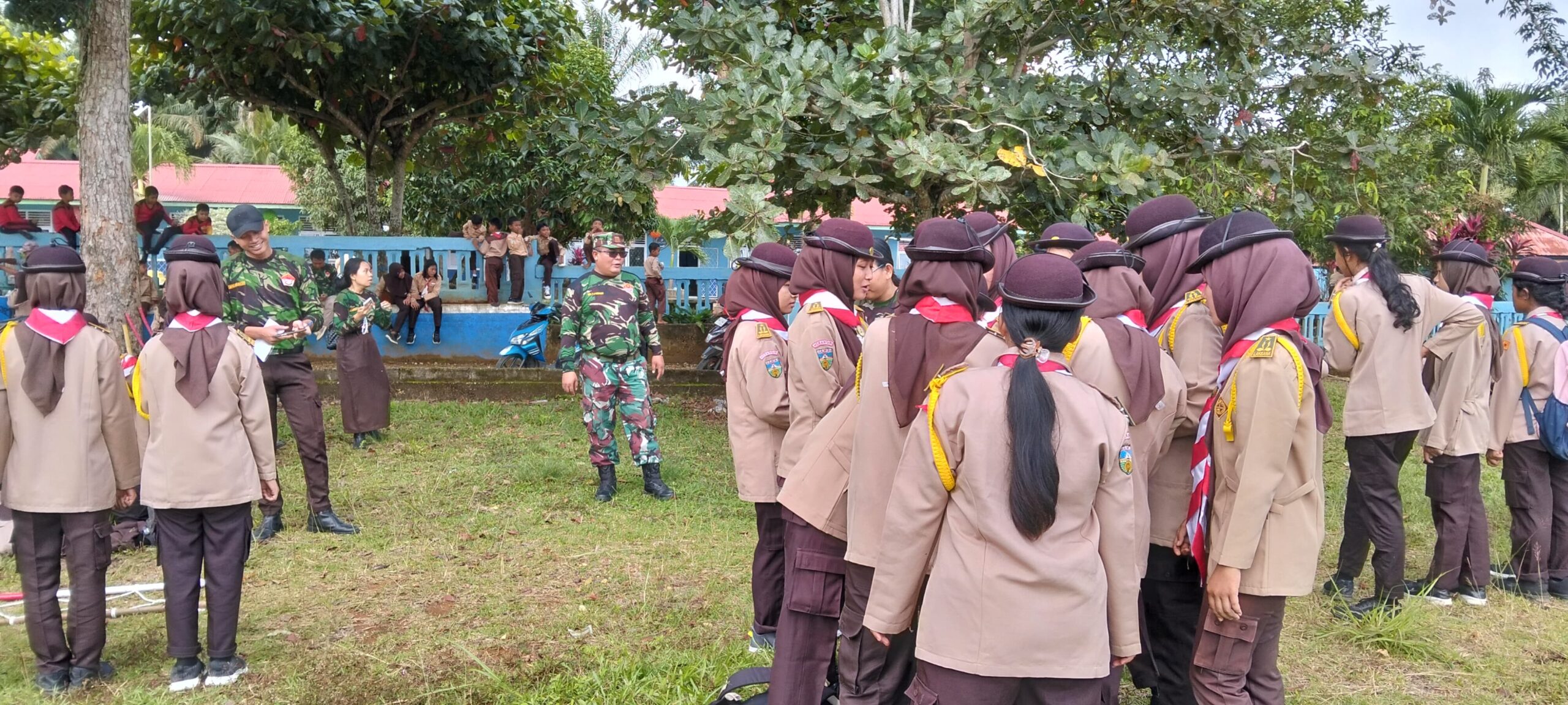 Saka Wirakartika di SMA N 12 Merangin Personil Kodim 0420/Sarko Berikan Pendampingan*