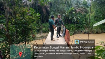 Babinsa Laksanakan Patroli Antisipasi Bencana Banjir di Desa Sungai Manau*