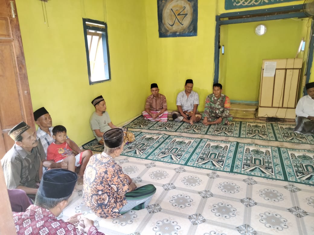 Giat Komsos Sarana. Kebersamaan Babinsa Dengan Warga Binaan