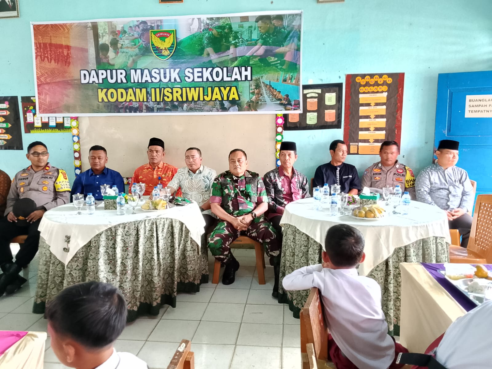 Beri Edukasi Gizi Sehat untuk Siswa Program Dapur Masuk Sekolah Hadir di SDN 65/VII Batu Penyabung