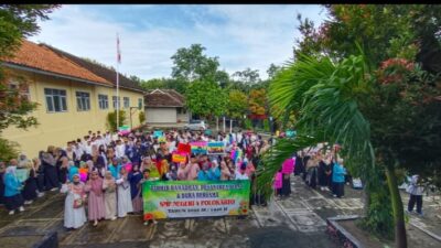 SMP Negeri 4 Polokarto Gelar Pawai Keliling Desa Meriahkan Acara Sekolah