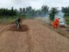 Babinsa Bantu Petani Siapkan Lahan Tanaman Baru Di Desa Binaan