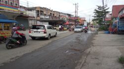 Mirip Jalan KEBUN SAWIT, Mundur Saja dari Jabatan bila TAK MAMPU MEMPERBAIKI Jalan RANGKAYO HITAM.