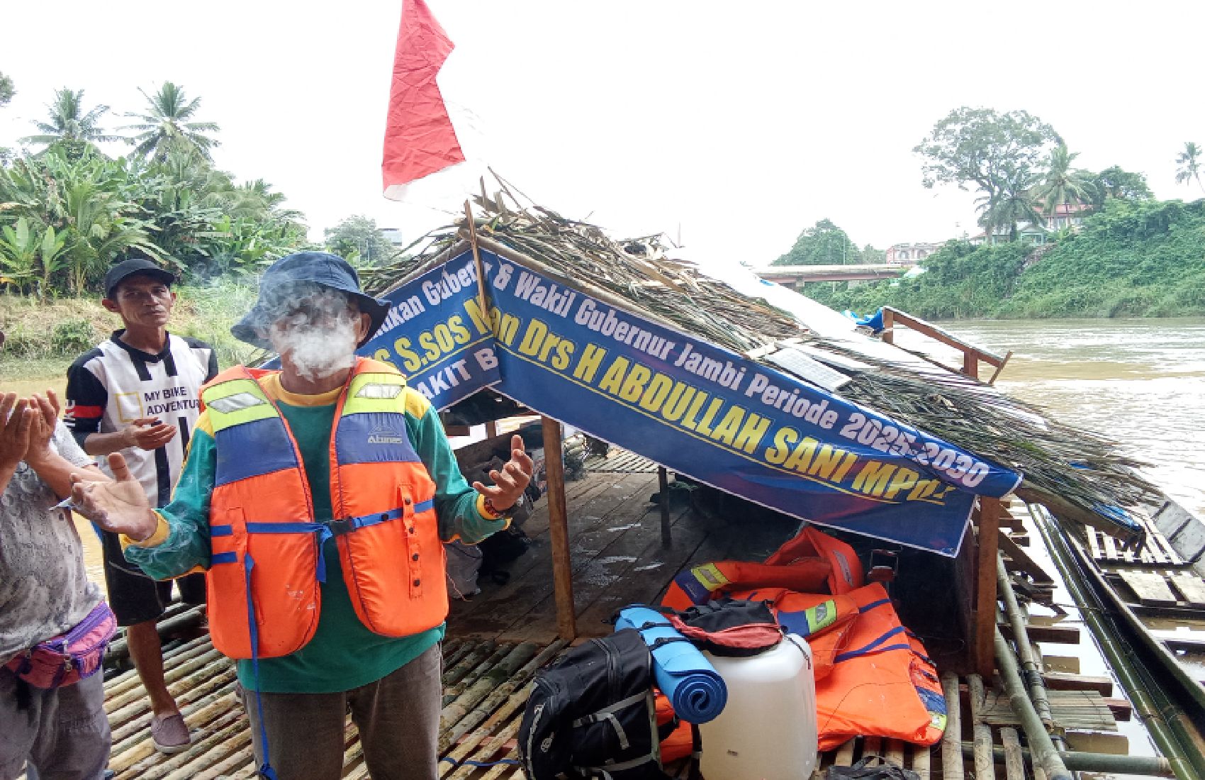 BOAKIT DARI MERANGIN KA JAMBI, Beberapa Orang Pemuda Merangin Arungi Sungai Merangin dan Batang Hari.