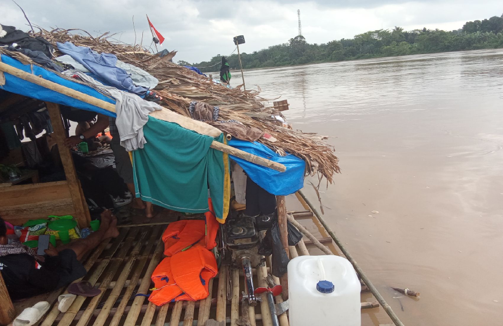 Penomena Unik di Alami Crew BOAKIT MERANGIN KA JAMBI Menuju Muara Sungai Tembesi