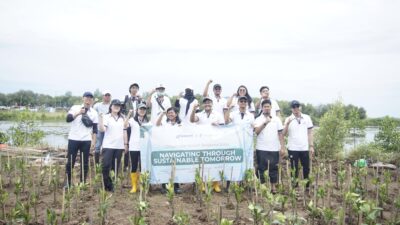 Aksi Hijau Waruna Group Bersama LindungiHutan Penanaman 2000 Pohon Mangrove