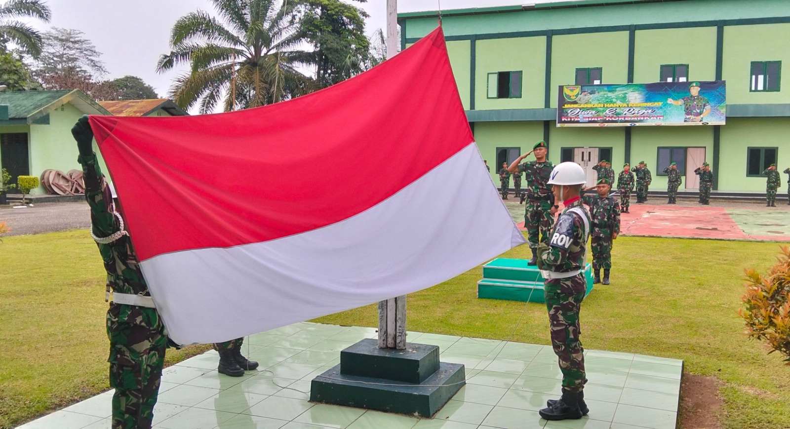 Upacara Bendera Mingguan di Makodim 0420/Sarko Tetap Hikmat Meski Hujan dan Puasa*