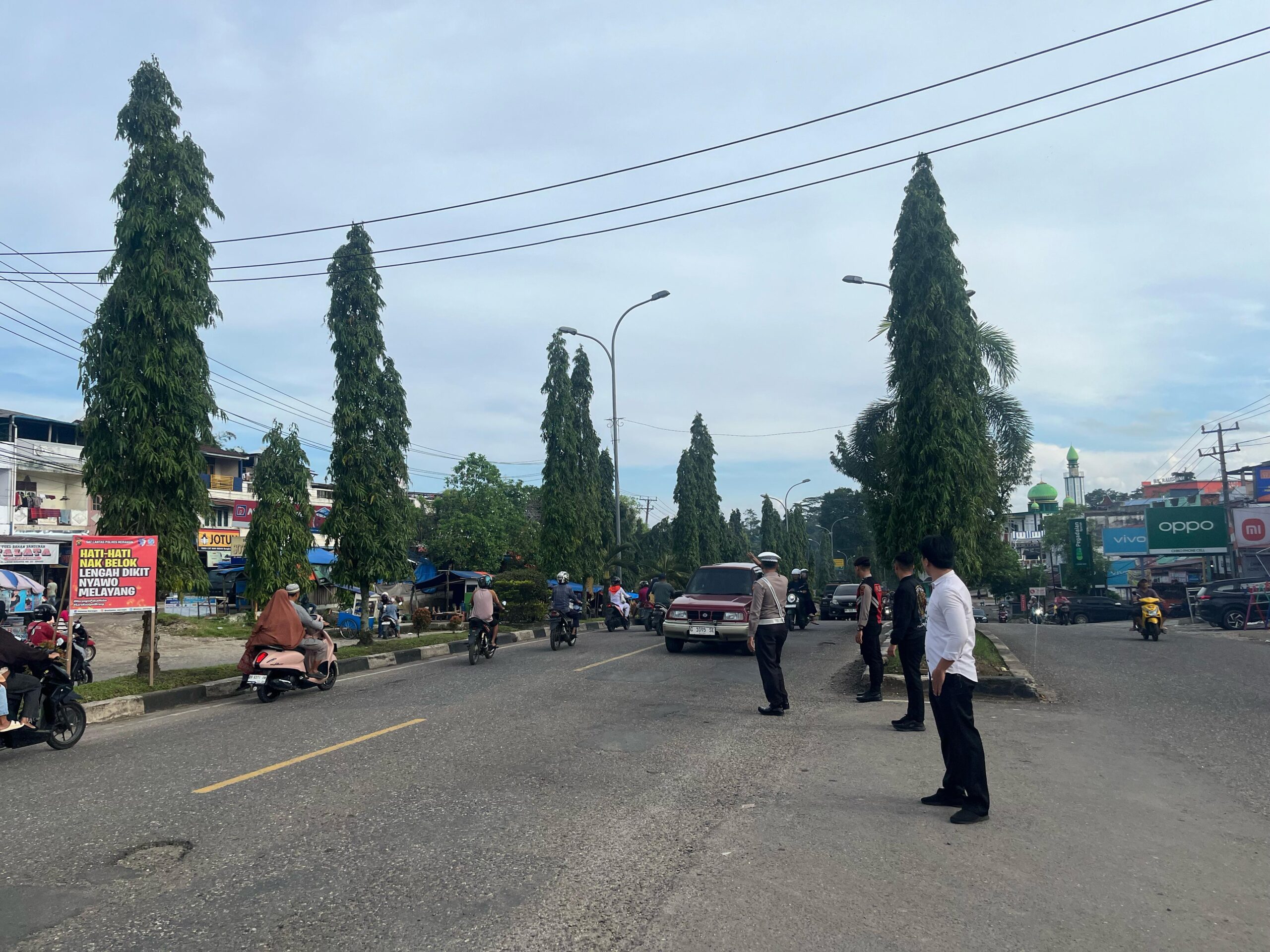 Selama Bulan Ramadhan, Polres Merangin Terjunkan Personilnya Dibeberapa Titik Rawan, Guna Memberikan Rasa Aman Kepada Masyarakat. 