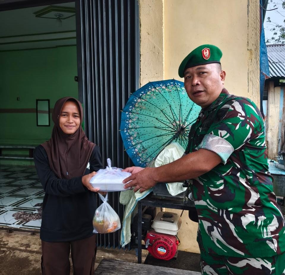 Kodim 0420/Sarko Gelar Pembagian Takjil di Bulan Suci Ramadhan