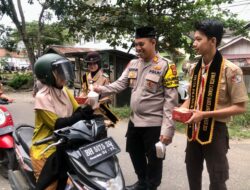 Indahnya Berbagi Takjil Ramadhan ala Polsek Kota Sarolangun