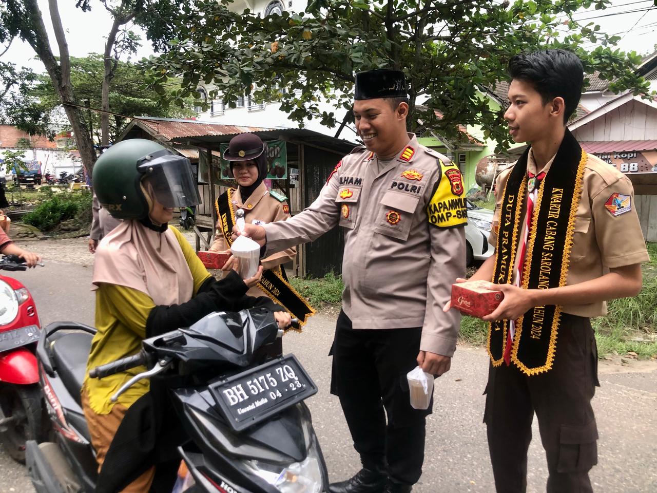 Indahnya Berbagi Takjil Ramadhan ala Polsek Kota Sarolangun