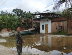 Hujan Deras Akibatkan Banjir di Desa Pematang Kulim, Babinsa Serka Sunardi Segera Terjun Memantau Kondisi