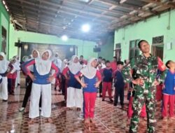 Babinsa Koramil 420-08/Tabir Ajak Masyarakat Sido Lego Latihan Karate untuk Kesehatan dan Ketahanan