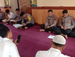Selama Ramadhan Polres Sarolangun Rutin Gelar Tadarusan, AKBP Budi Prasetya Ikut Mengaji Bersama Personil