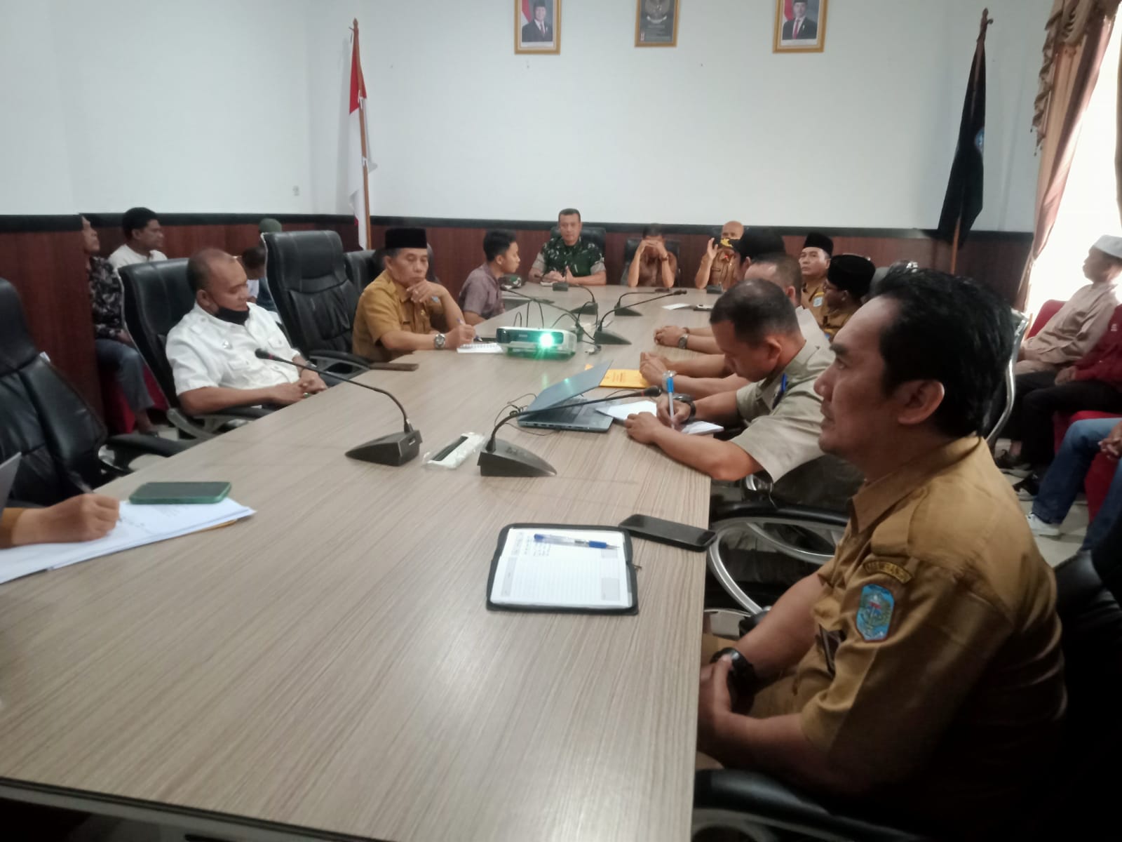 Rapat Pemaparan Verifikasi Batas Wilayah untuk Penyelesaian Konflik Lahan di Merangin