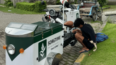 Inovasi Baru! Kopi Sorgtime Keliling Hadir dengan Sepeda Listrik di Surabaya