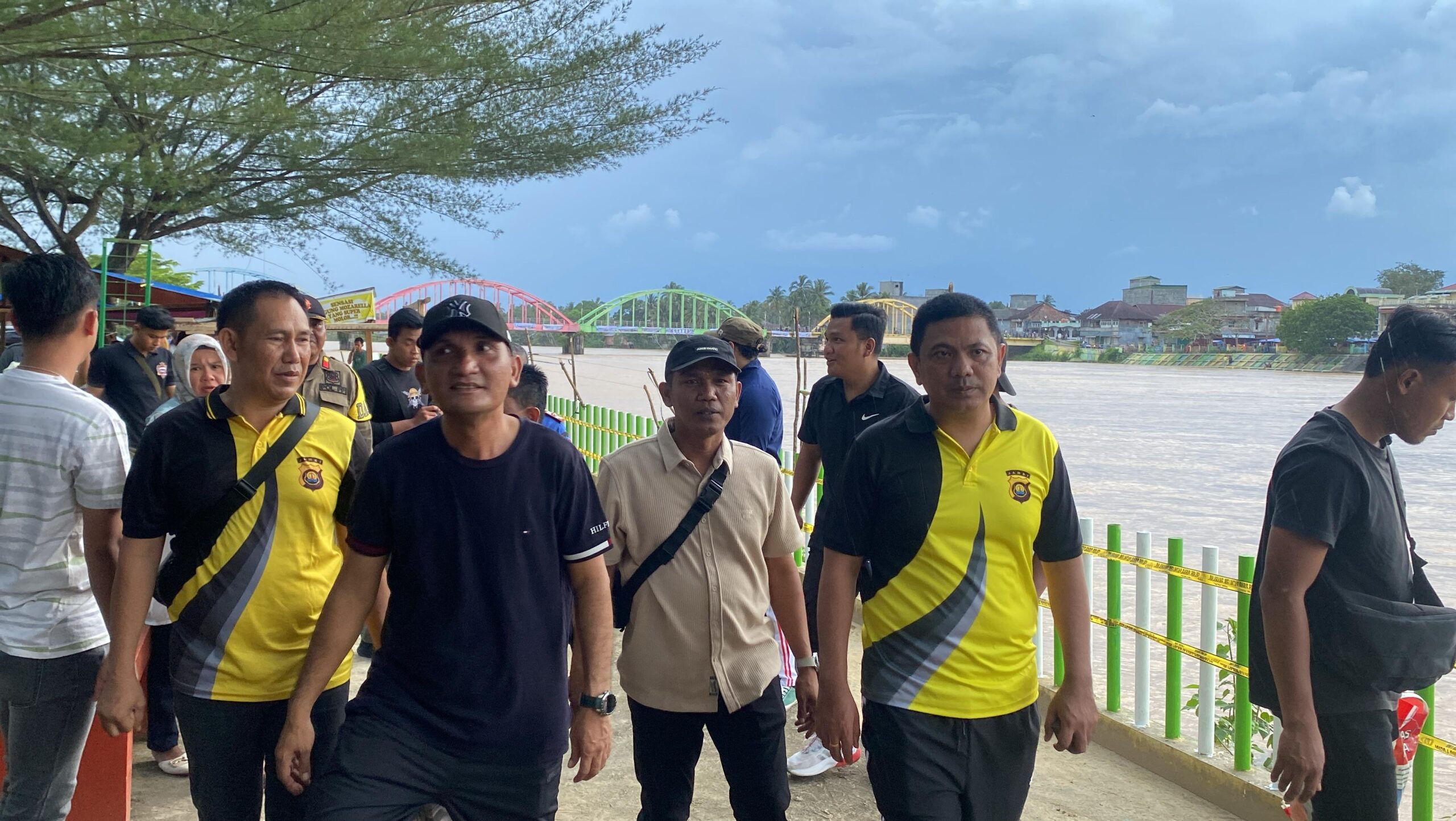 Kapolres Serta Bupati Sarolangun dan Pabung 0420/Sarko Cek Kesiapan dan Keamanan Jalur Lina Pacu Perahu di Sarolangun.