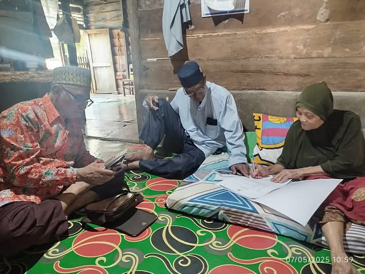 BAZNAS Kabupaten Tebo Salurkan bantuan Berobat Kepada Ibu Mariatun Penderita Pengapuran Tulang