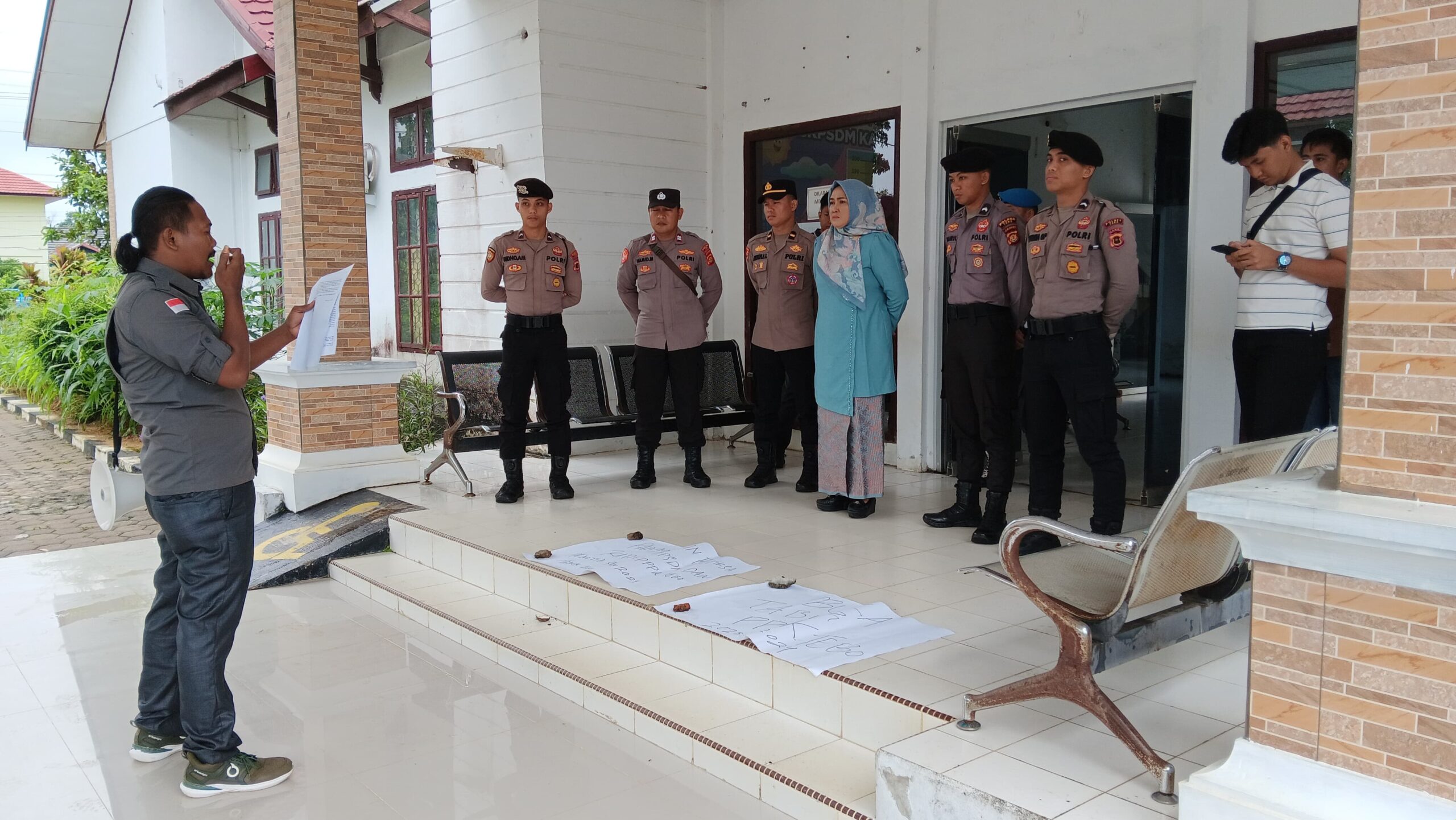 Aliansi Pemuda Asal Tebo (APAT)  Tuntut Transparansi Seleksi PPPK, Aksi Secara Tunggal Di Depan Kantor BKPSDM  Tebo