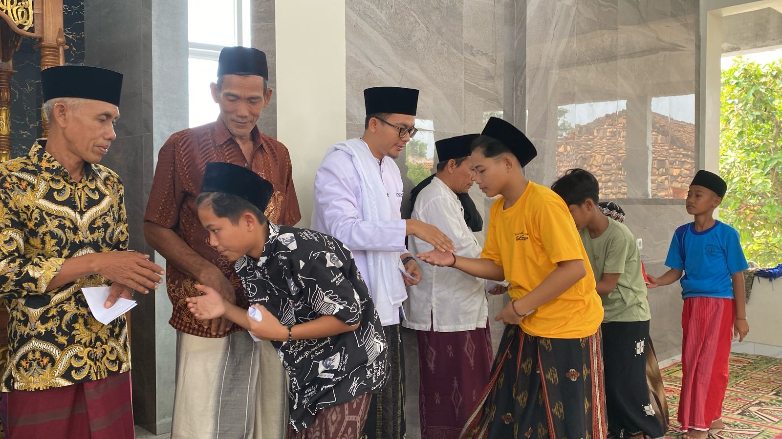 JUMAT KELILING DAN BERBAGI DI MASJID BAITURROHMAN KAMPUNG BENOA KIDUL SONDANG HEUIA