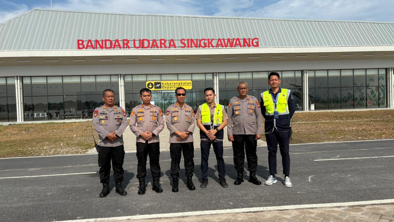 Dir Polairud Polda Kalbar Tinjau Bandara Singkawang Jelang Kunjungan Kerja Kapolri