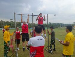 Seluruh anggota Kodim 0420/Sarko Tingkatkan Ketahanan Fisik di Lapangan GOR Merangin