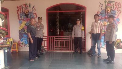 Polres Tanggamus Lakukan Pengecekan Keamanan Jelang Perayaan Waisak 2569 BE di Vihara Dharma Agung